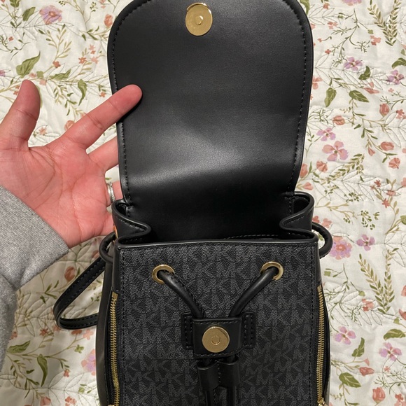 NWT Michael Kors Mini Drawstring Backpack, Phoebe leather, double zipper - Picture 4 of 5